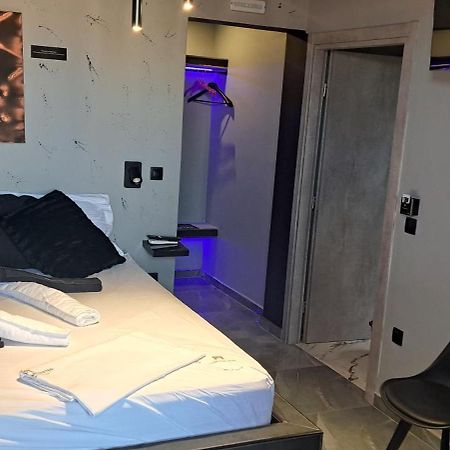 Pietra Mare Suites Patras Bagian luar foto