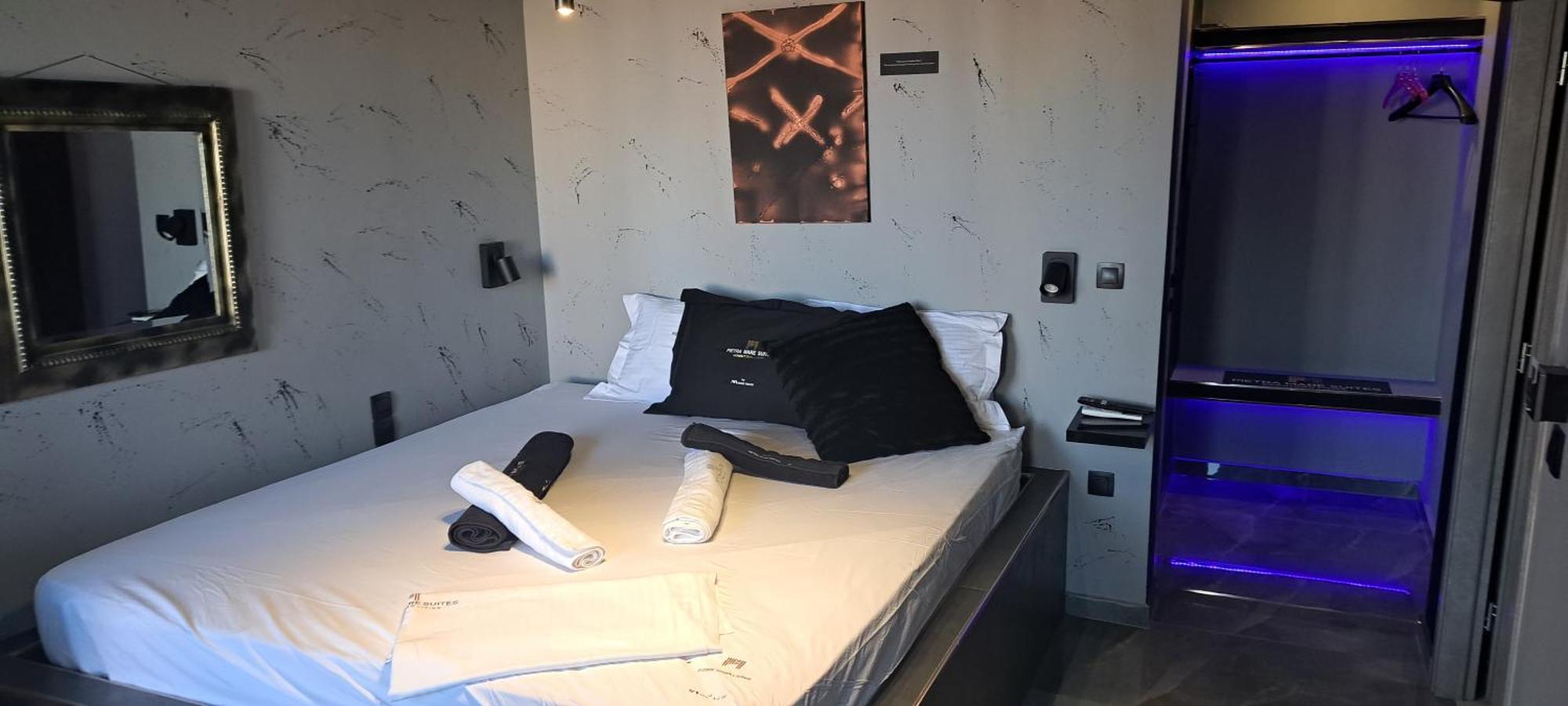 Pietra Mare Suites Patras Bagian luar foto